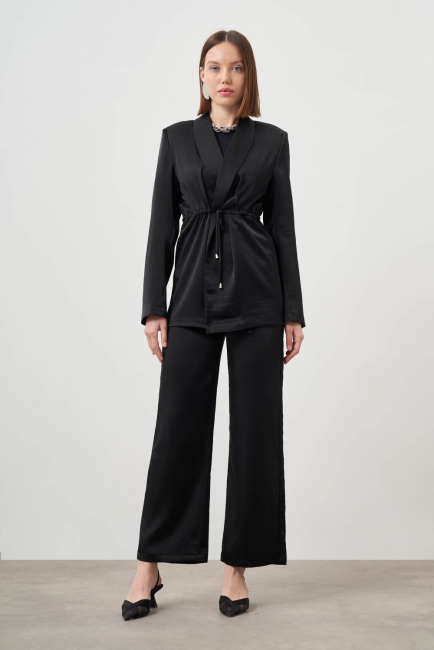 Mizalle Büzgülü İp Detaylı Siyah Saten Ceket - Mizalle