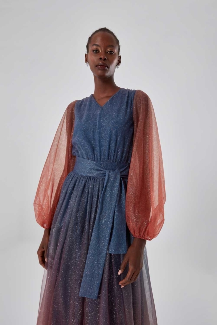 Mizalle Kırmızı Mavi Renkli Degrade Tül Sim Dokulu Maksi Gece Elbisesi - Mizalle