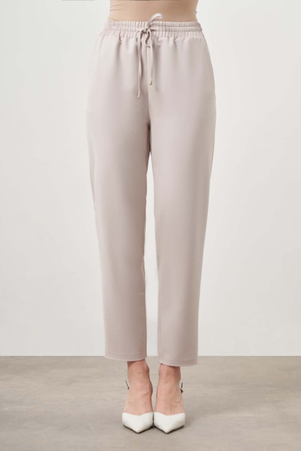 Mizalle Beli Bağcıklı Klasik Bej Rengi Pantolon - Mizalle