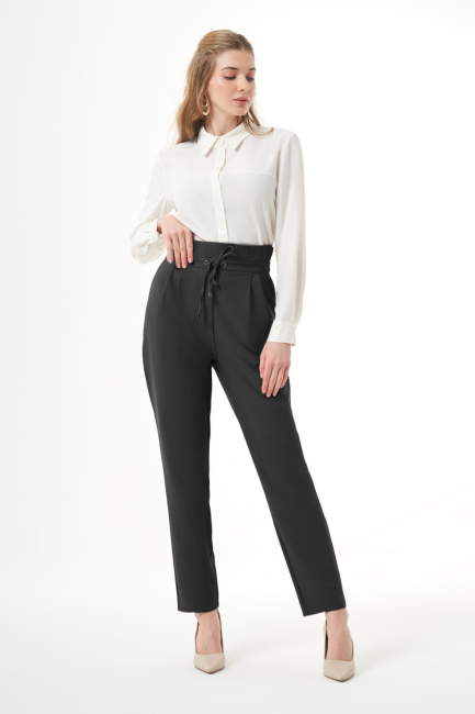 Mizalle Beli Bağcıklı Pileli Siyah Havuç Pantolon - Mizalle (1)