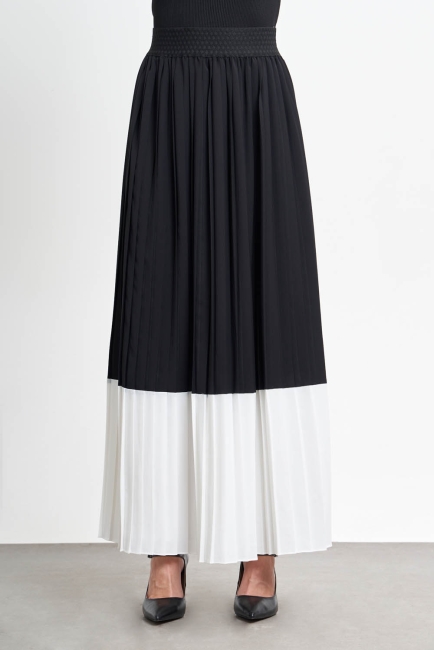 Mizalle Siyah Beyaz Renk Bloklu Pliseli Maksi Etek - Mizalle