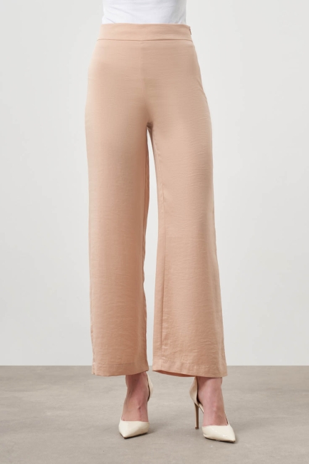 Mizalle Bol Kısa Paçalı Bej Rengi Saten Pantolon - Mizalle (1)