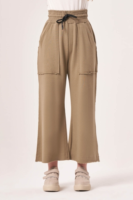 Mizalle Rahat Kesim Kesik Paça Geniş Cepli Yeşil Jogger Pantolon - Mizalle (1)