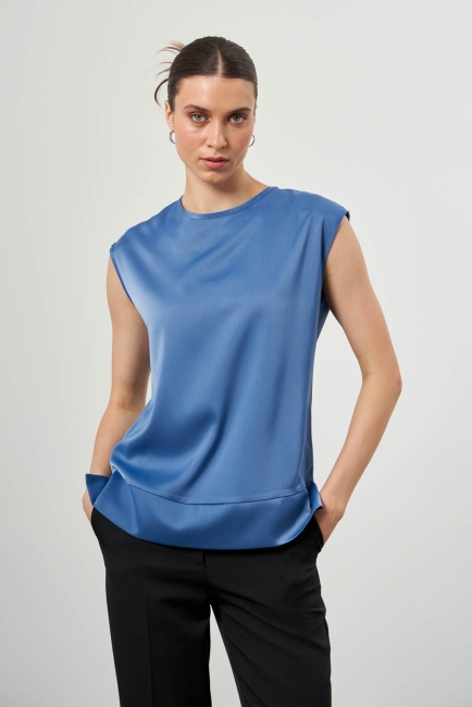 Mizalle Kolsuz Yuvarlak Yaka İndigo Mavi Saten Dökümlü Bluz - Mizalle