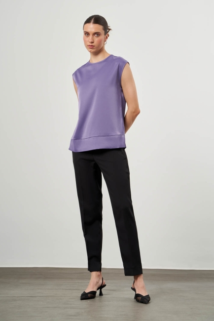 Mizalle Kolsuz Yuvarlak Yaka Mor Saten Dökümlü Bluz - Mizalle