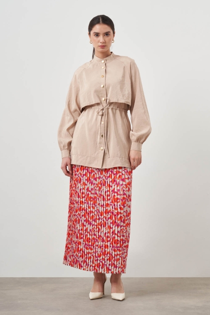 Mizalle Bej Rengi Hakim Yaka Beli Büzgülü Trençkot - Mizalle