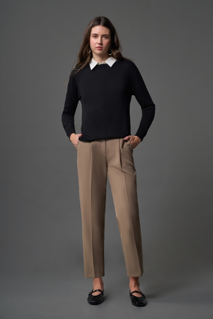 Mizalle Dar Paça Klasik Bej Rengi Kumaş Pantolon - Mizalle