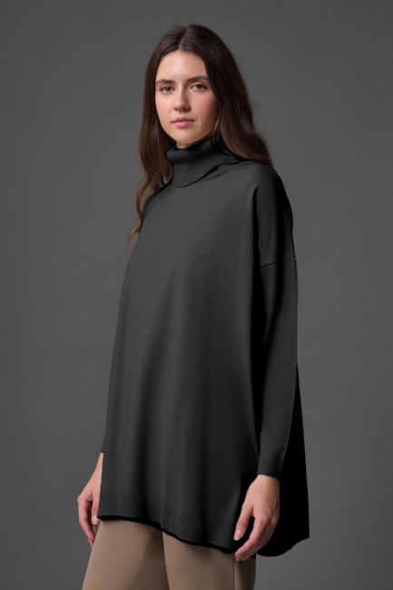 Mizalle Balıkçı Yaka Uzun Oversize Siyah Triko Kazak - Mizalle