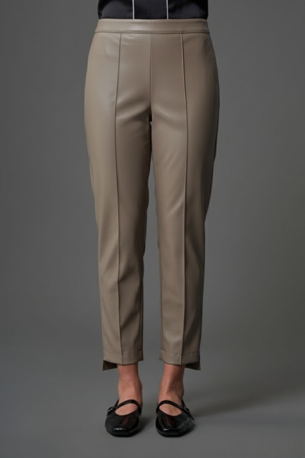 Mizalle Paça Detaylı Deri Görünümlü Açık Kahverengi Pantolon - Mizalle