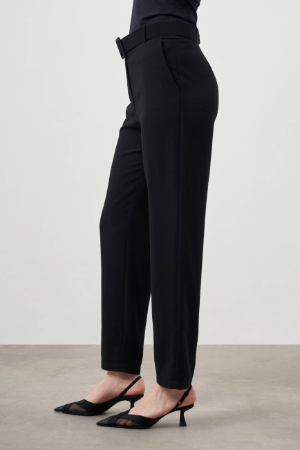 Mizalle Kemerli Klasik Siyah Kumaş Pantolon - Mizalle (1)