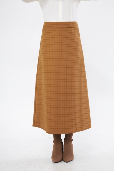 Mizalle Kapitone Görünümlü A kesim Uzun Taba Rengi Etek - Mizalle