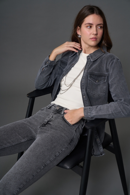 Mizalle Dar Kesim Kesik Paçalı Mom Fit Gri Denim Pantolon - Mizalle