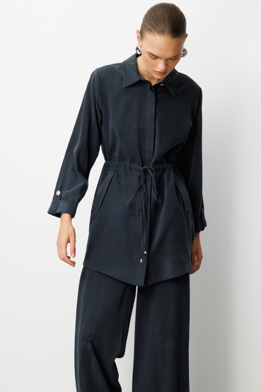 Mizalle Beli Büzgülü Siyah Cupro Tunik · 2