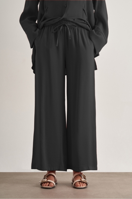 Mizalle Beli İpli Modal Karışımlı Siyah Rahat Pantolon - Mizalle