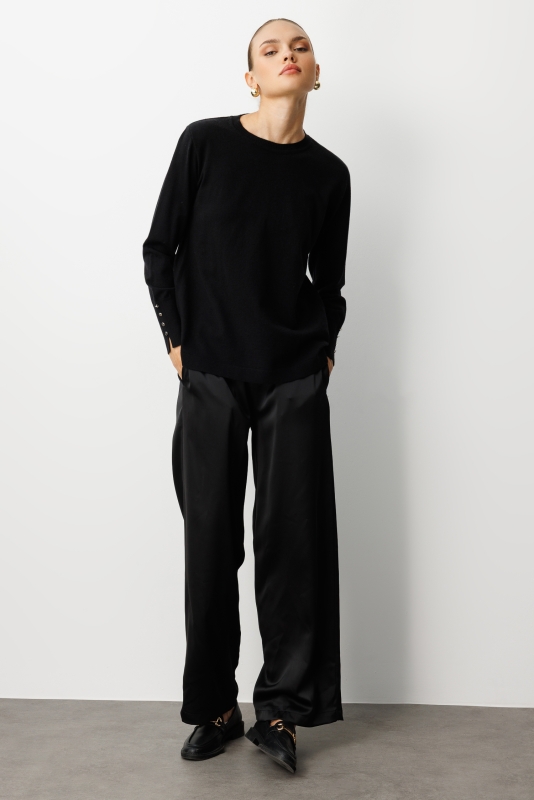 Mizalle Beli Lastikli Geniş Paça Siyah Saten Pantolon · 3
