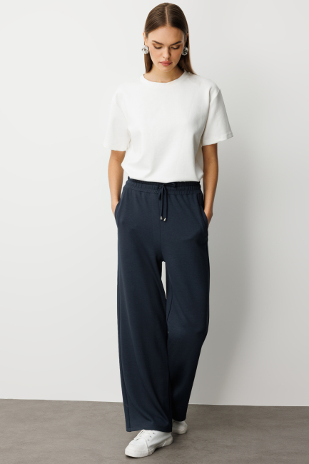 Mizalle Beli Lastikli Yumuşak Dokulu Antrasit Jogger Pantolon - Mizalle