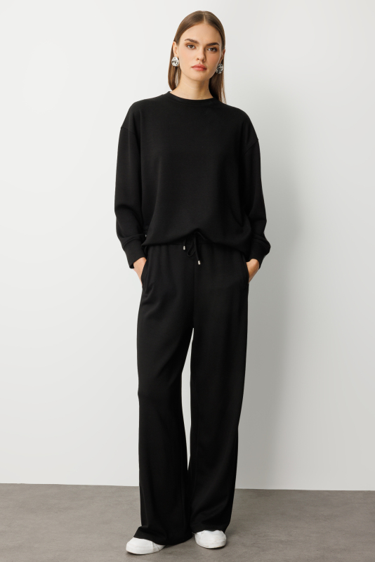 Mizalle Beli Lastikli Yumuşak Dokulu Siyah Jogger Pantolon · 2