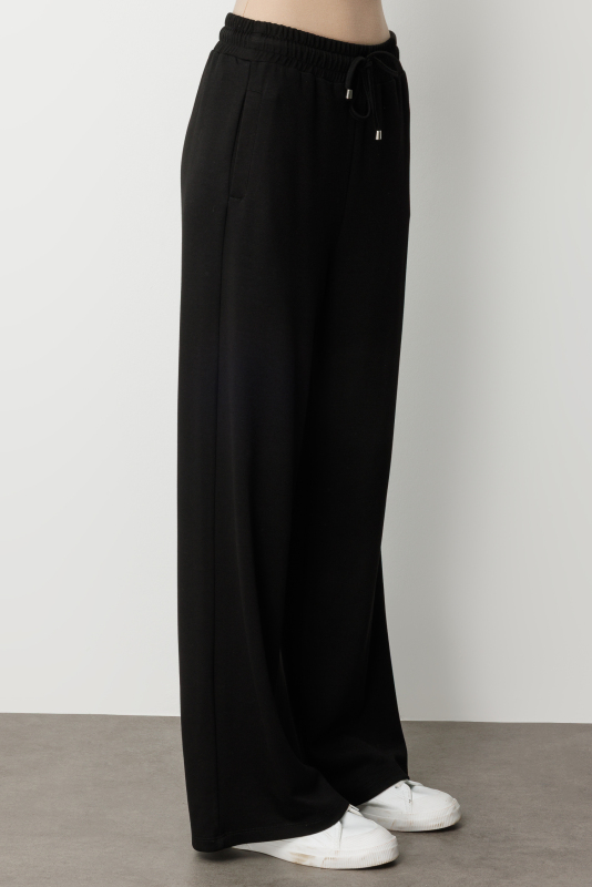 Mizalle Beli Lastikli Yumuşak Dokulu Siyah Jogger Pantolon · 4