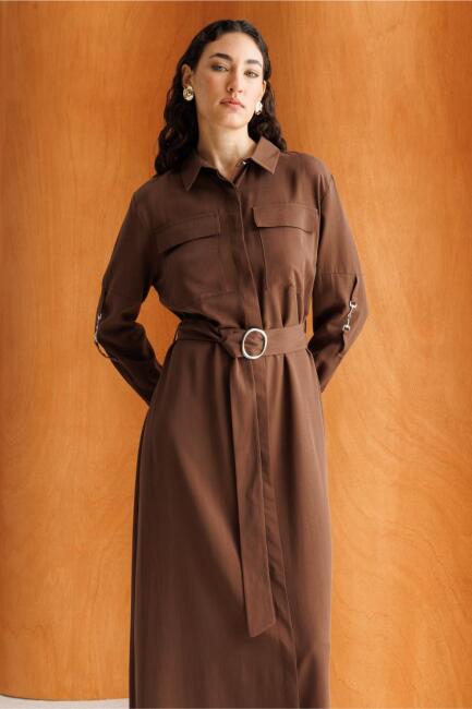 Mizalle Çift Cepli Uzun Kemerli Kahverengi Safari Elbise - Mizalle
