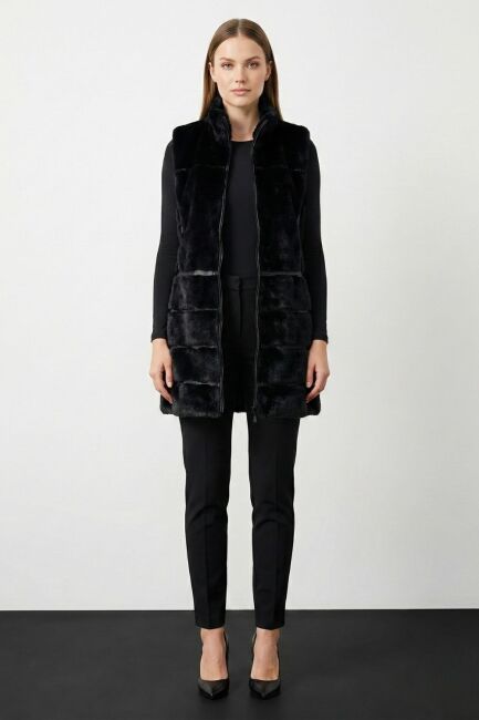 Mizalle Deri Detaylı Yüksek Yaka Uzun Kürk Yelek - Mizalle