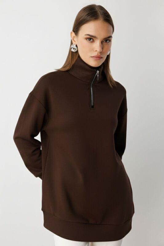 Mizalle  Dik Yaka Yumuşak Dokulu Kahverengi Sweatshirt · 4