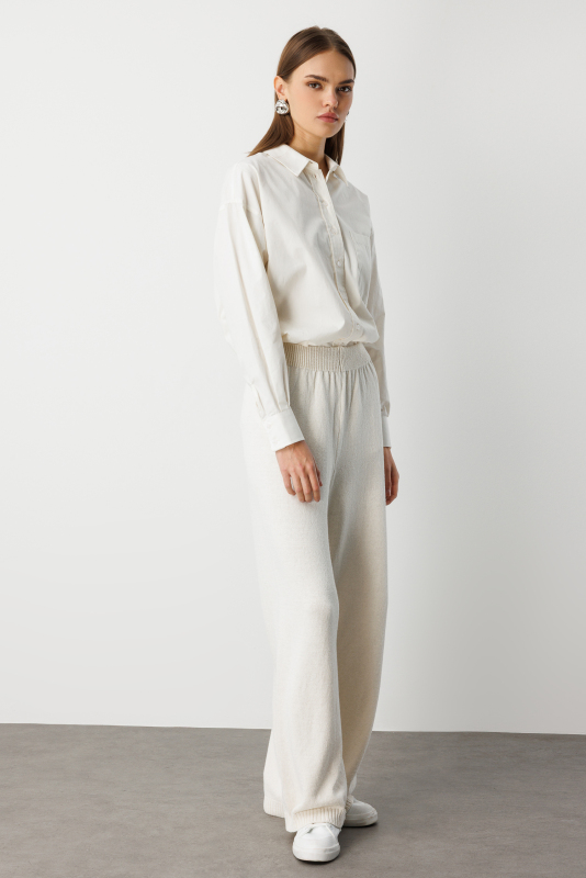 Mizalle Geniş Paça Beli Lastikli Ekru Triko Jogger Pantolon · 3