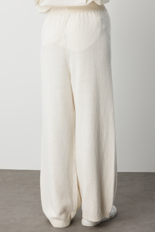 Mizalle Geniş Paça Beli Lastikli Ekru Triko Jogger Pantolon · 5