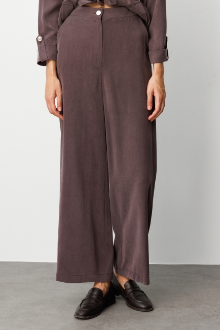 Mizalle Geniş Paça Beli Lastikli Kahverengi Cupro Pantolon - Mizalle