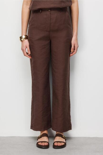Mizalle Geniş Paça Kahverengi Basic pantolon - Mizalle