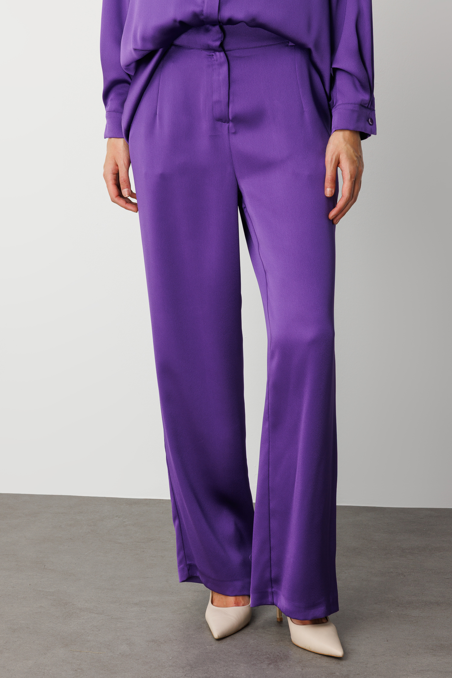 Mizalle Geniş Paça Mor Saten Şık Pantolon - Mizalle