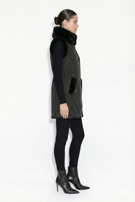 Mizalle İçi Kürklü Bel Büzgülü Uzun Siyah Yelek - Mizalle (1)