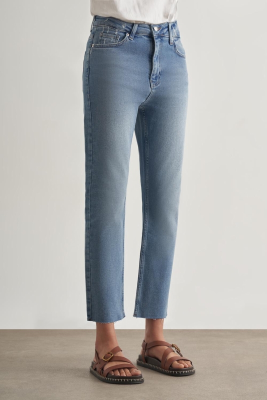 Mizalle Dar Kesim Kesik Paçalı Mom Fit Açık Mavi Denim Pantolon · 4