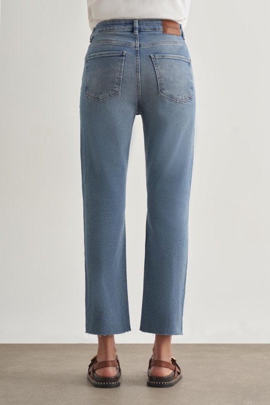 Mizalle Dar Kesim Kesik Paçalı Mom Fit Açık Mavi Denim Pantolon · 2