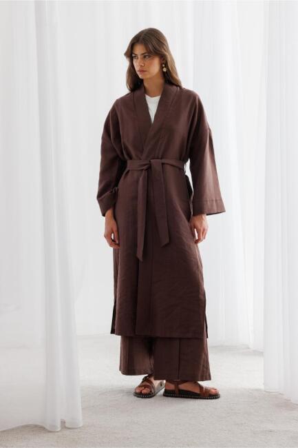 Mizalle Keten Dokulu Kuşak Detaylı Uzun Kahve Kimono - Mizalle