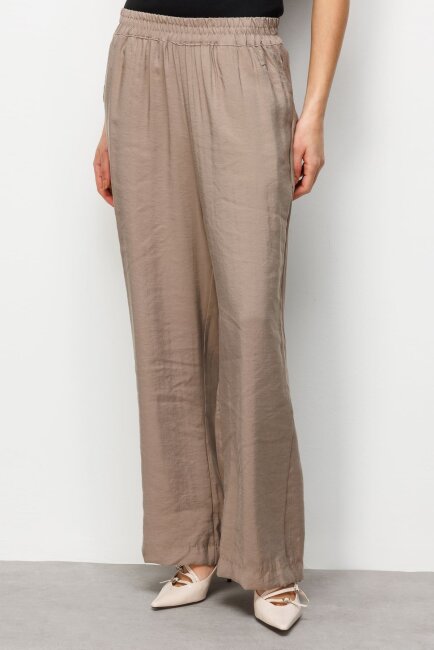 Mizalle Modal Dokulu Lastikli Bej Rengi Rahat Pantolon - Mizalle (1)