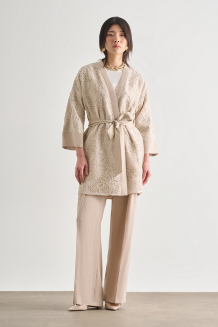 Mizalle Örgü Nakışlı Bej Rengi Premium Kimono Ceket - Mizalle