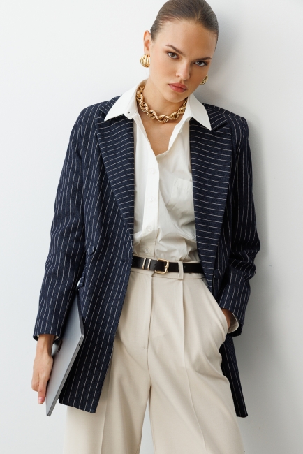 Mizalle Oversize Lacivert Çizgili Özel Tasarım Kruvaze Ceket - Mizalle