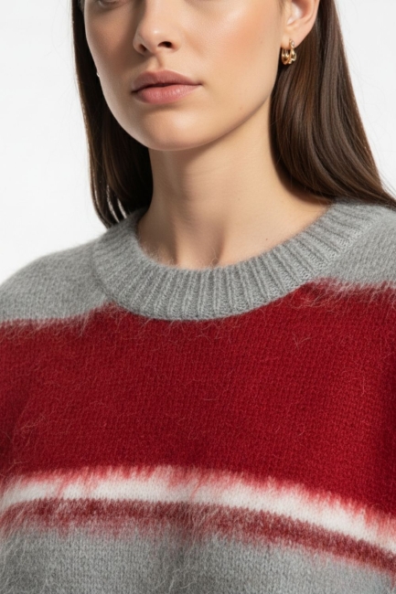 Mizalle Oversize Yumuşak Doklu Gri Kırmızı Çizgili Triko Ka - Mizalle