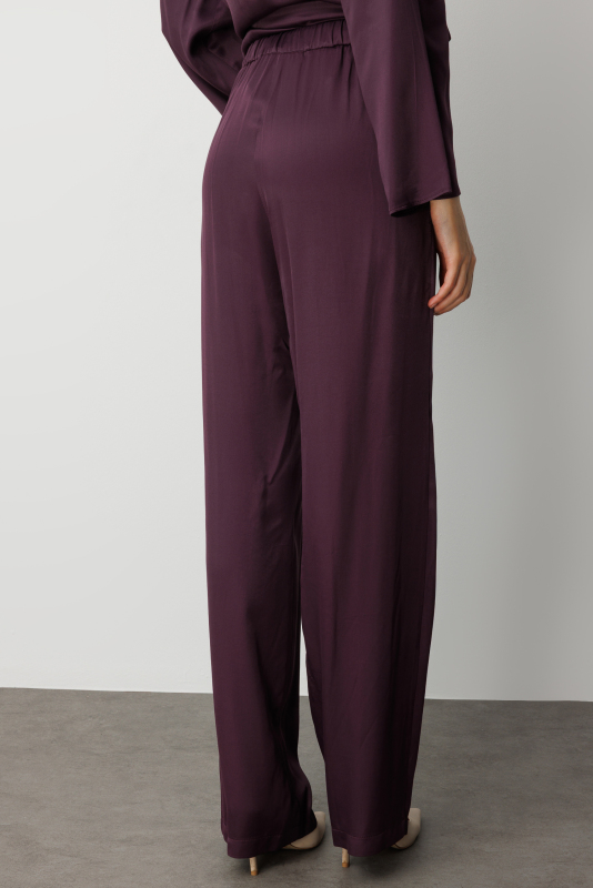 Mizalle Pilise Detaylı Bordo Saten Dökümlü Pantolon · 6