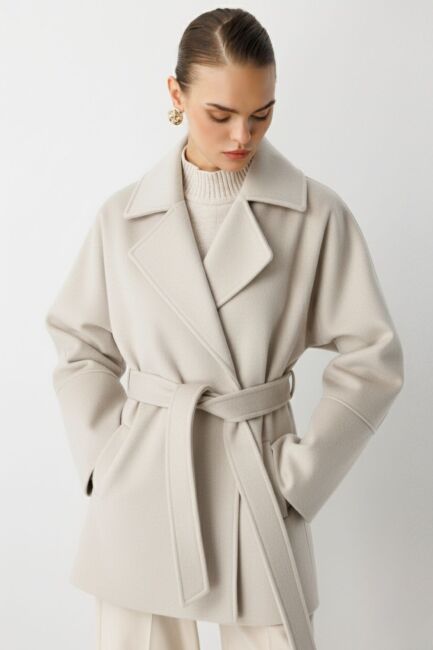 Mizalle Rahat Kesim Yünlü Kısa Bej Rengi Kaşe Kaban - Mizalle (1)