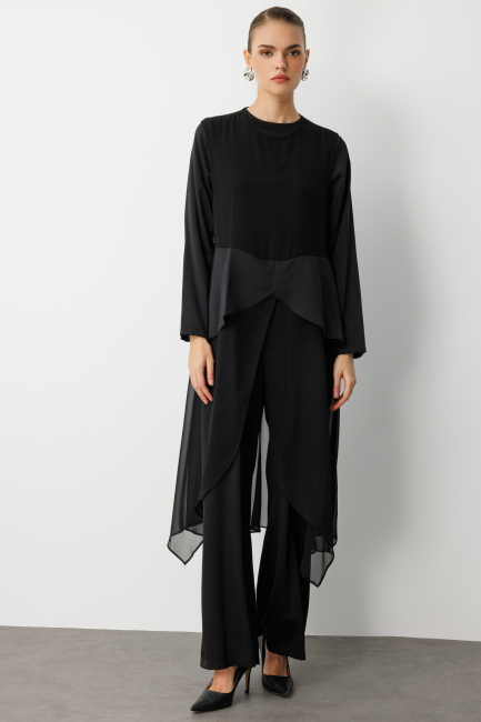 Mizalle Şifon Detaylı Uzun Saten Şık Siyah Tulum - Mizalle