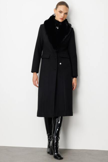 Mizalle Yakası Kürklü Uzun Siyah Yünlü Kaşe Palto - Mizalle
