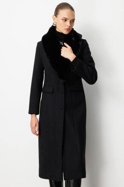 Mizalle Yakası Kürklü Uzun Siyah Yünlü Kaşe Palto - Mizalle (1)
