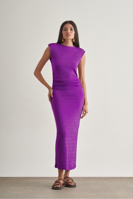 Mizalle Yan büzgü Detaylı Vatkalı Uzun Kolsuz Mor Bodycon Elbise - Mizalle