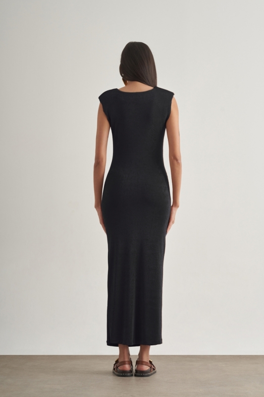 Mizalle Yan büzgü Detaylı Vatkalı Uzun Kolsuz Siyah Bodycon Elbise · 2