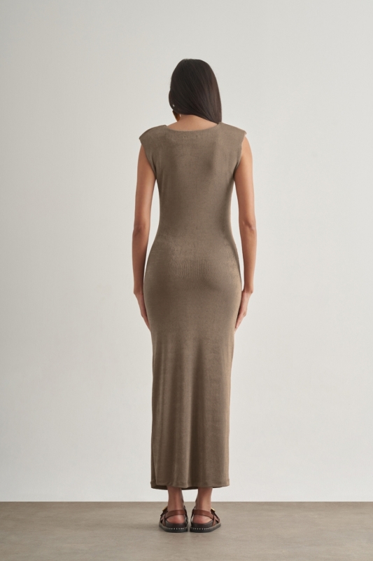 Mizalle Yan büzgü Detaylı Vatkalı Uzun Kolsuz Vizon Bodycon Elbise · 3