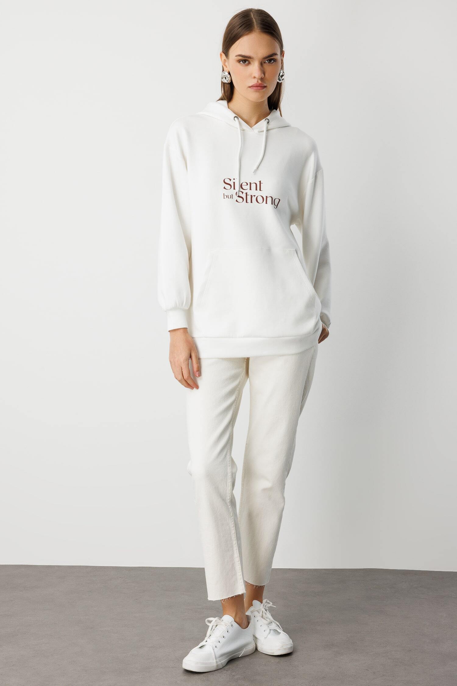 Mizalle Yumuşak Dokulu Kapüşonlu Ekru Sweatshirt