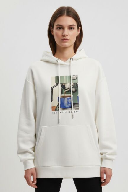 Mizalle Yumuşak Dokulu Kapüşonlu Grafik Baskılı Ekru Sweatshirt - Mizalle