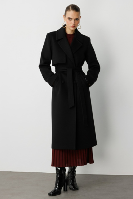 Mizalle Yünlü Kaşe Dokulu Siyah Tek Rüzgarlıklı Kaban - Mizalle