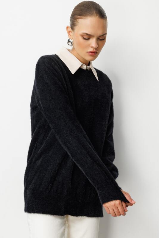 Mizalle Yuvarlak Yaka Oversize Yumuşak Dokulu Siyah Triko Kazak · 3